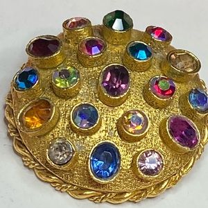 🌹Vintage Art Signed Gold-tone Round Brooch with Multi-Colored Rhinestones